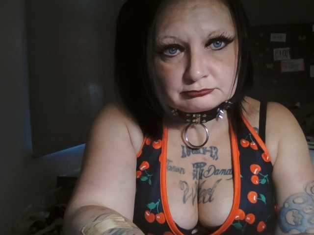 Adelaideskyy live cam on BongaCams