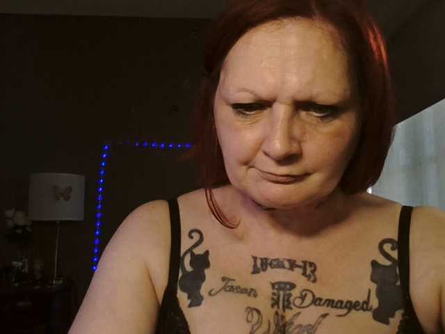 Adelaideskyy's BongaCams show and profile