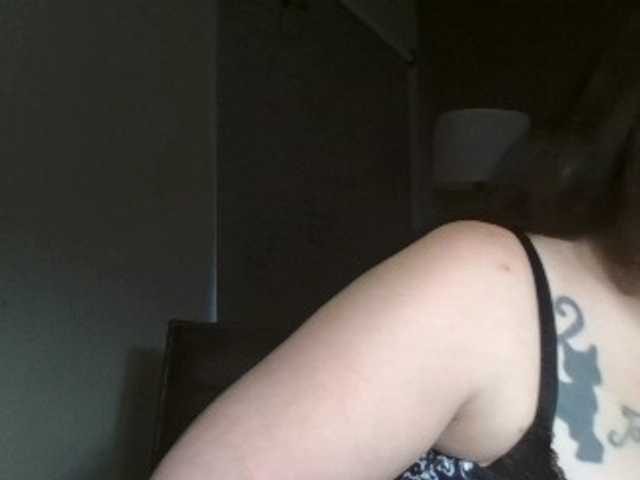 Adelaideskyy live cam on BongaCams