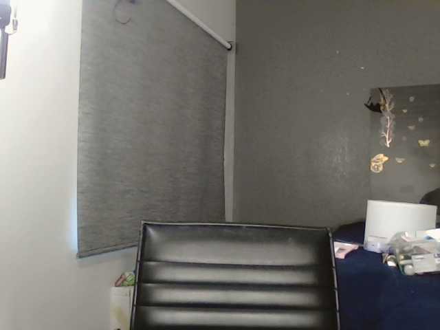 Adelaideskyy live cam on BongaCams