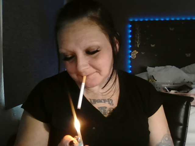 Adelaideskyy live cam on BongaCams