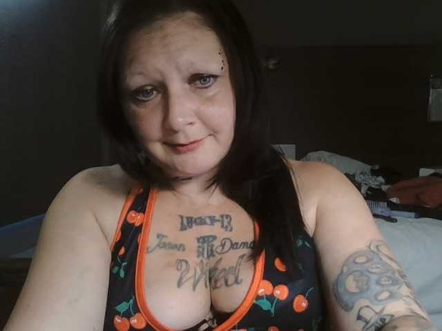 Adelaideskyy live cam on BongaCams