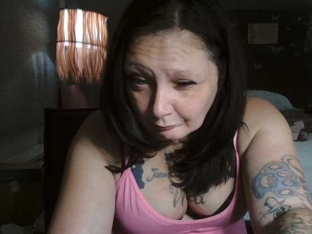 Adelaideskyy live cam on BongaCams
