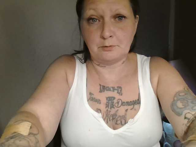 Adelaideskyy live cam on BongaCams
