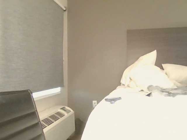 Adelaideskyy live cam on BongaCams
