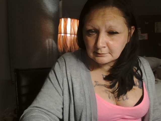 Adelaideskyy live cam on BongaCams