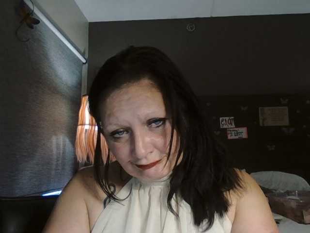 Adelaideskyy live cam on BongaCams