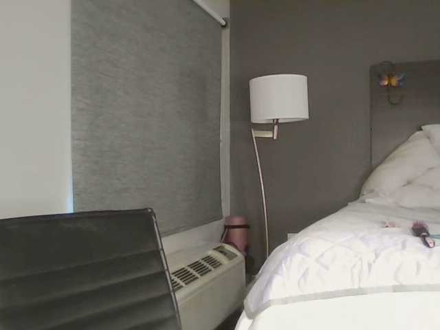 Adelaideskyy live cam on BongaCams