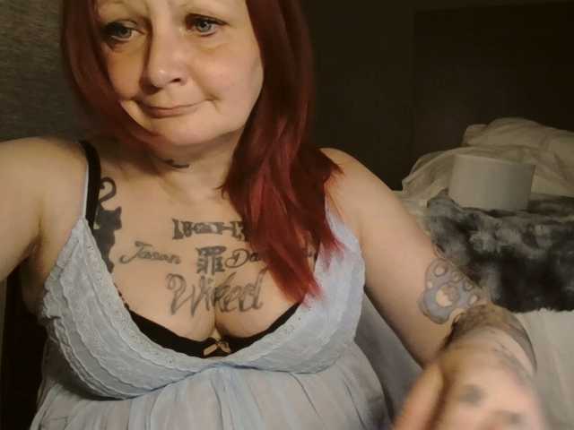 Adelaideskyy live cam on BongaCams