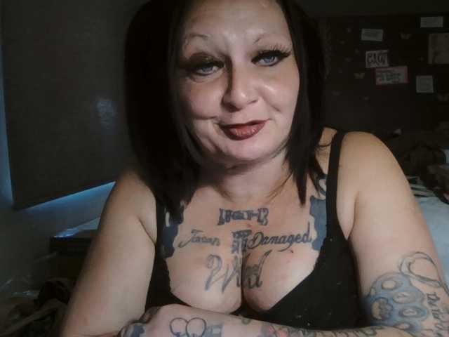 Adelaideskyy live cam on BongaCams