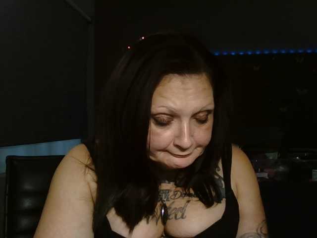 Adelaideskyy live cam on BongaCams