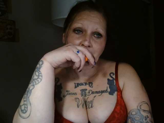 Adelaideskyy live cam on BongaCams