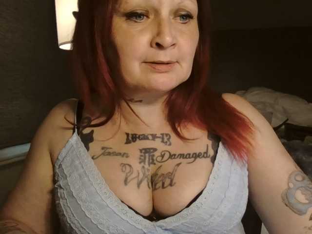 Adelaideskyy live cam on BongaCams