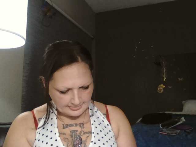 Adelaideskyy live cam on BongaCams