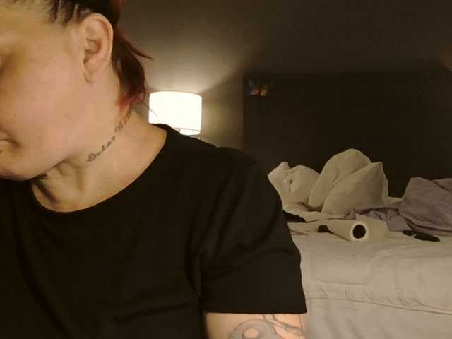 Adelaideskyy live cam on BongaCams