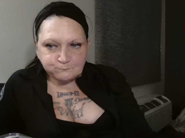Adelaideskyy live cam on BongaCams