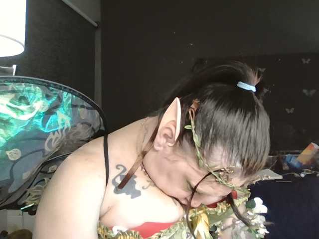 Adelaideskyy live cam on BongaCams