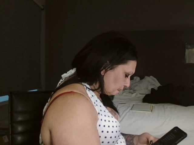 Adelaideskyy live cam on BongaCams