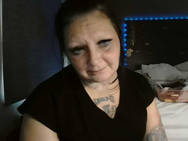 Adelaideskyy live cam on BongaCams