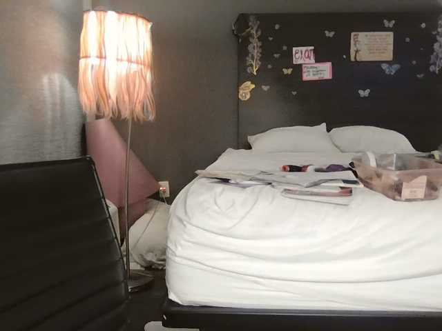 Adelaideskyy live cam on BongaCams