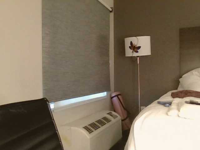 Adelaideskyy live cam on BongaCams