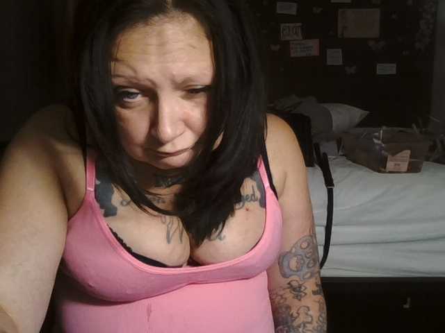 Adelaideskyy live cam on BongaCams