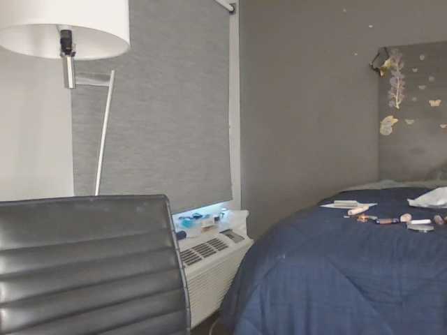 Adelaideskyy live cam on BongaCams
