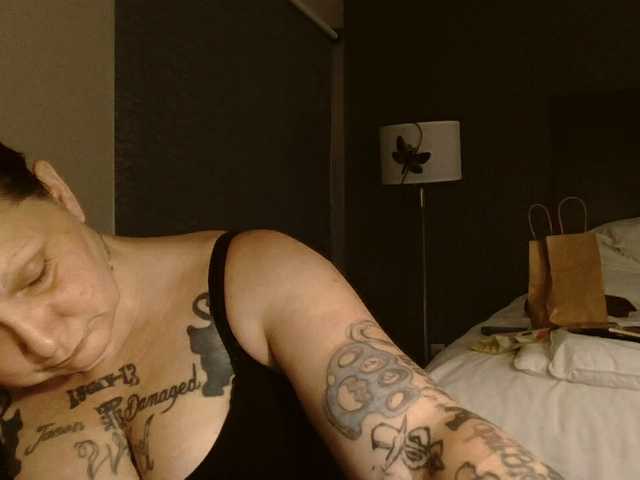 Adelaideskyy live cam on BongaCams