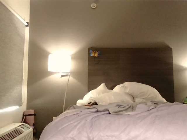 Adelaideskyy live cam on BongaCams