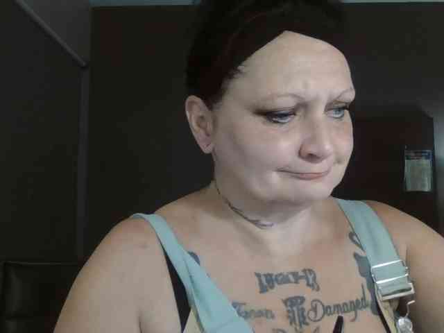 Adelaideskyy Live Webcam on BongaCams