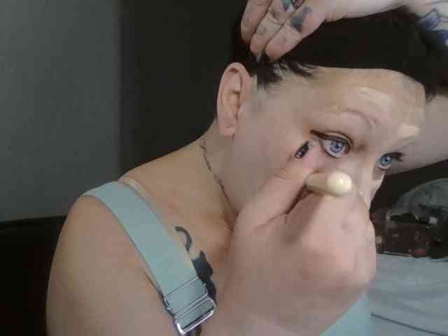 Adelaideskyy Live Webcam on BongaCams