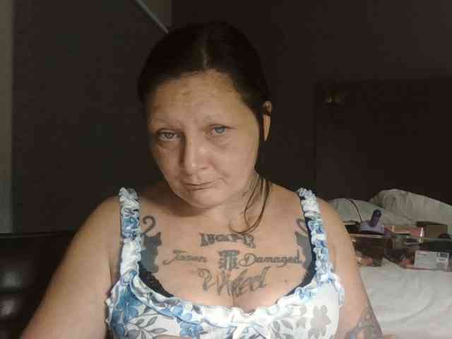 Modelo: Adelaideskyy