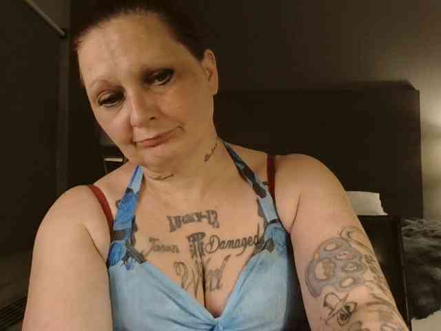 Ce modèle est en direct maintenant. Adelaideskyy
