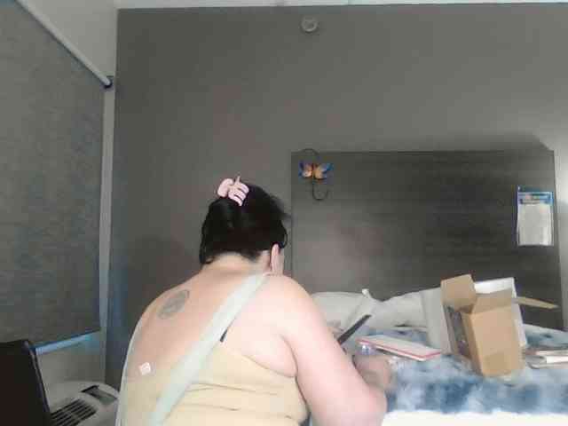 Adelaideskyy Live Webcam on BongaCams