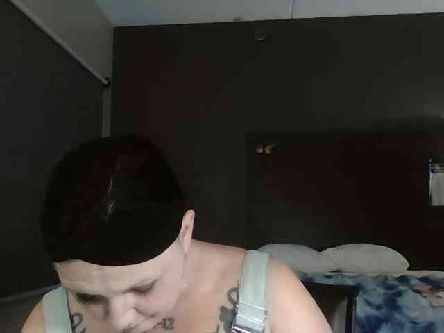 Adelaideskyy Live Webcam on BongaCams