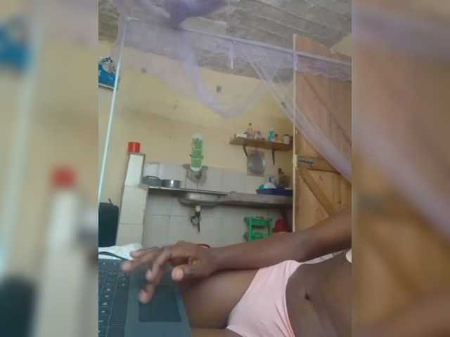 Queenett live cam on BongaCams