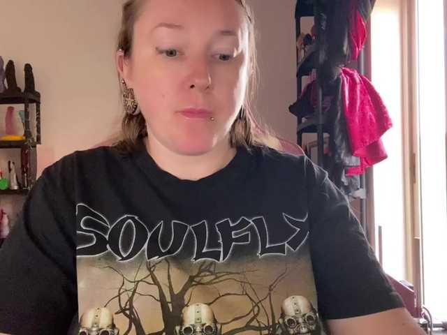 NylonQueen live cam