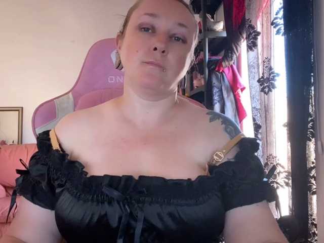 NylonQueen