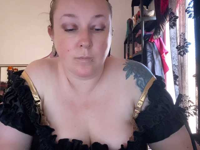 NylonQueen