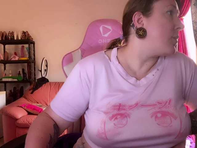 NylonQueen live cam on BongaCams