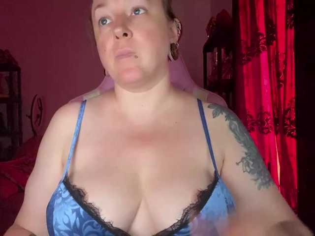 NylonQueen live cam on BongaCams