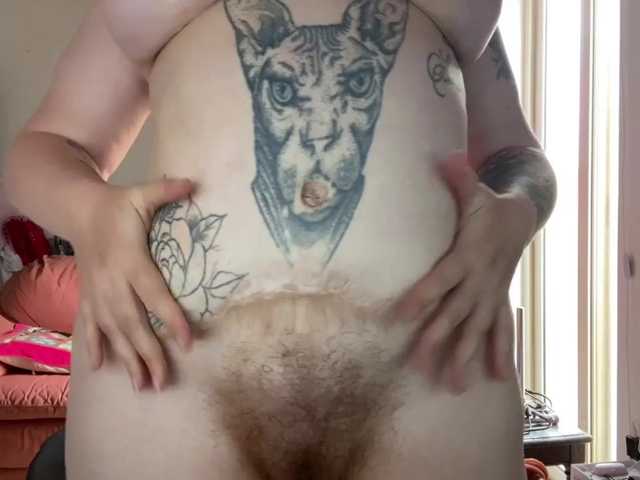 NylonQueen live webcam show