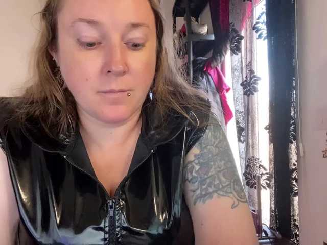NylonQueen
