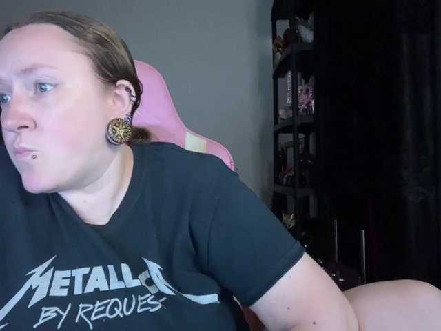 nylonqueen live sex show