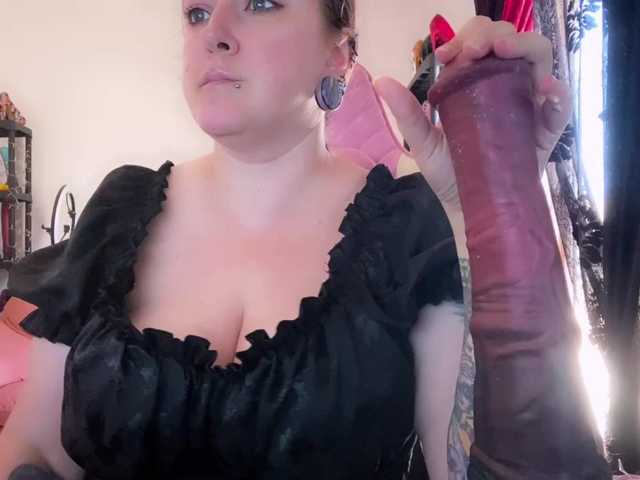 NylonQueen live cam on BongaCams