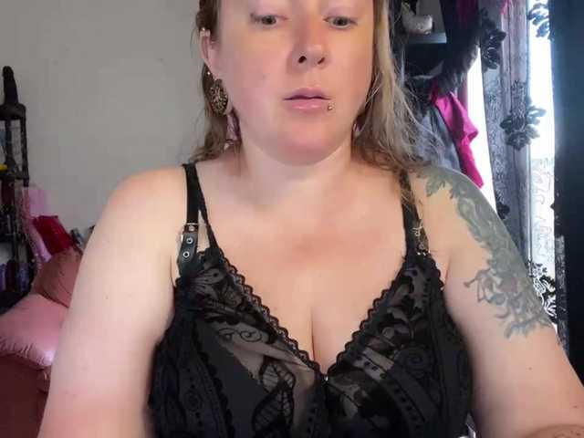 NylonQueen