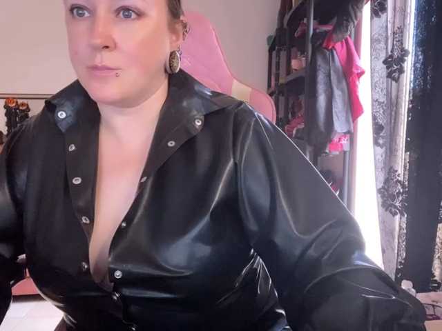 NylonQueen