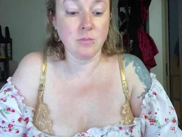 NylonQueen