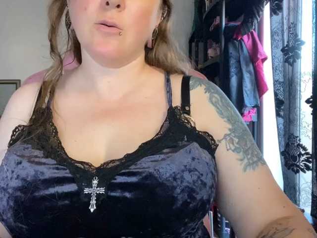NylonQueen, en directo ahora en BongaCams