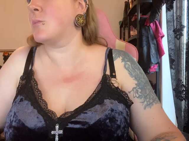 NylonQueen